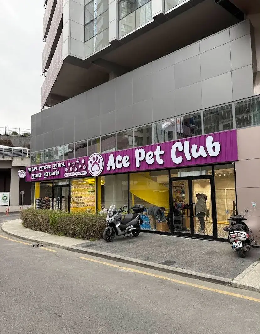 Ace Pet Club mağaza cephesi